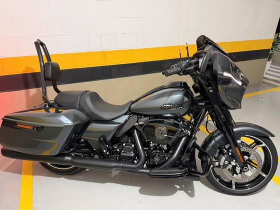 HARLEY-DAVIDSON STREET GLIDE 